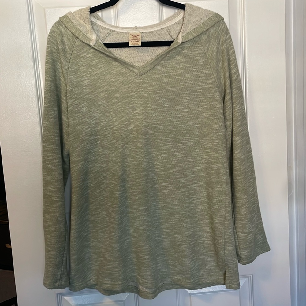 Faded Glory women’s pullover shirt sweater hoodie.